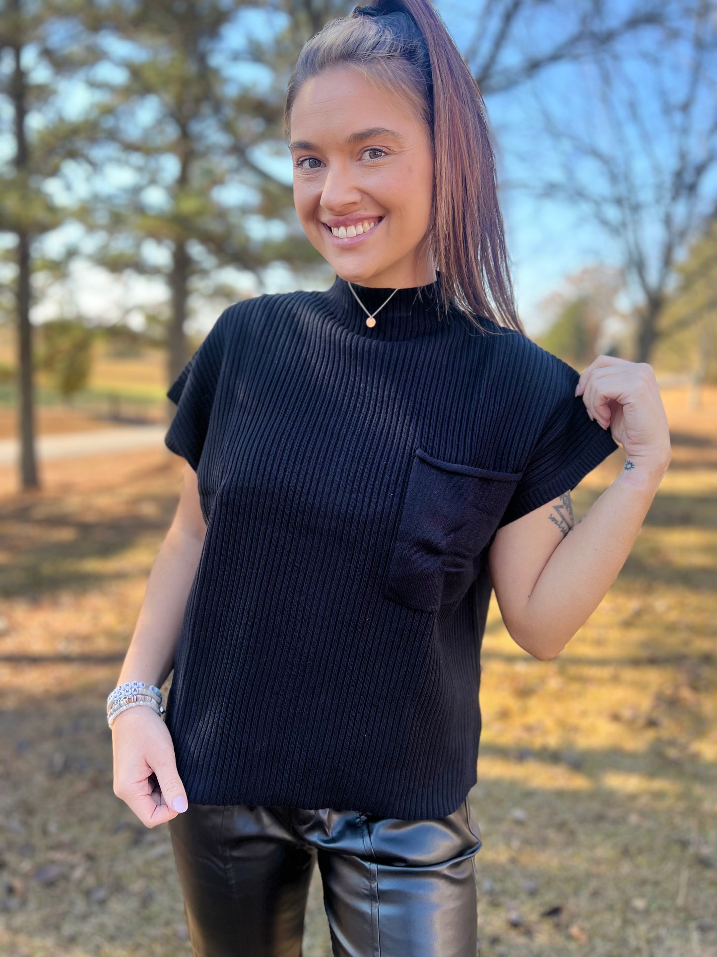 Grays Black Ribbed Short Sleeve Sweater